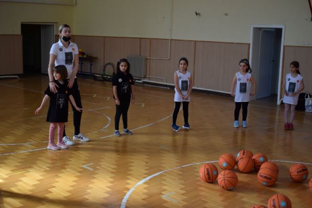 Уште едно убаво дружење и учење на девојчињата со Јелена Антиќ и проектот „Her world, her rules“