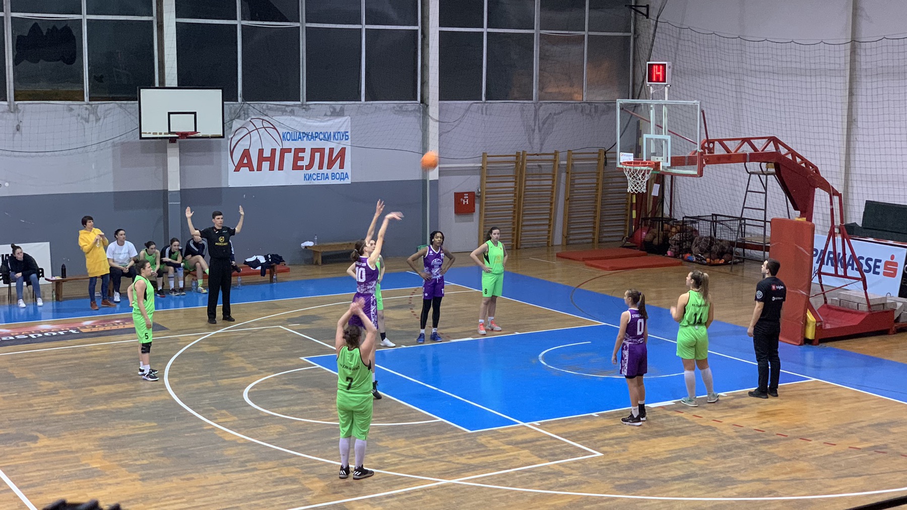 ПРВА ЛИГА-ЖЕНИ: МЗТ Скопје го победи Вардар, Баскет Кам два чекори пред конкуренцијата