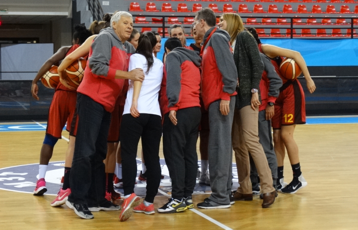 Девојките ќе го покажат тоа што најдобро го знаат - да играат кошарка!