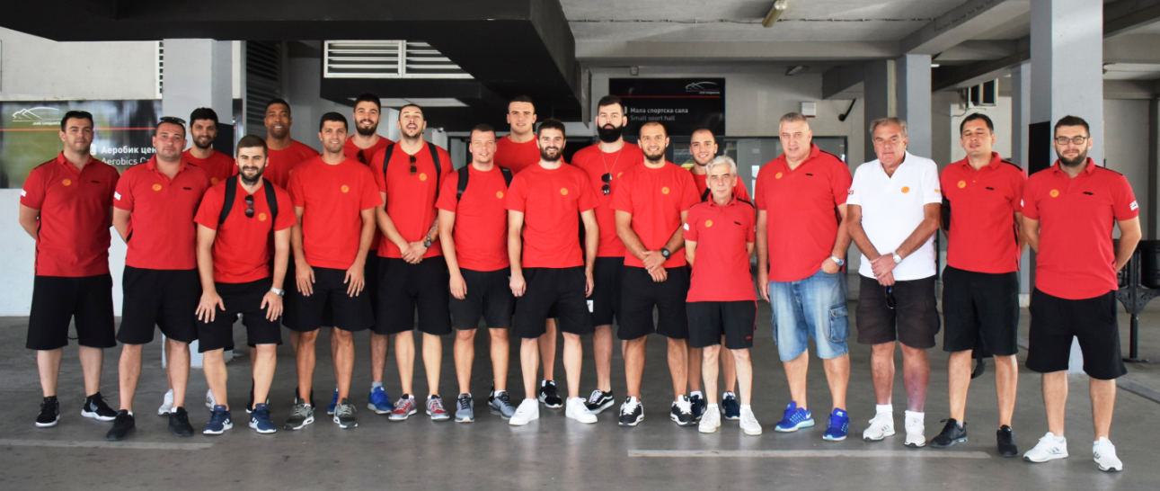 Сениорите заминаа за Косово