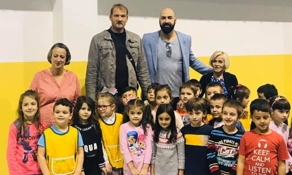 Перо Антиќ и Тодор Гечевски на отворање на спортската сала во ОУ „Св. Кирил и Методиј“