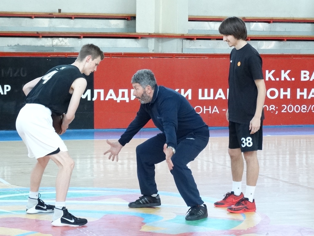 ФОТО+ВИДЕО: Одржан демонстративен тренинг со Јанко Луковски