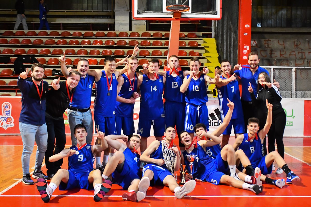 М18: МЗТ Скопје Аеродром шампион!