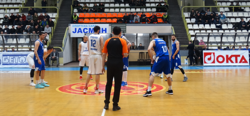 Куманово против Работнички во полуфиналето на Купот