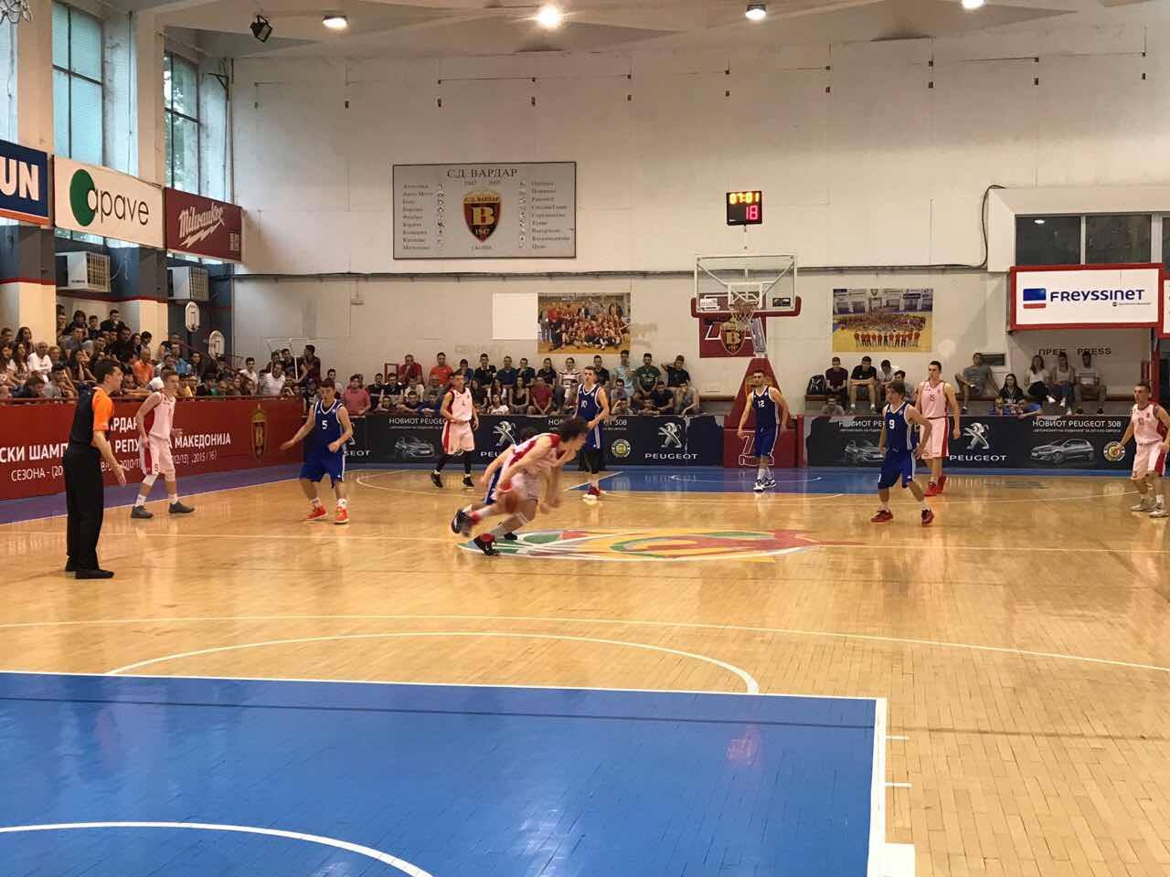 М18: Работнички прв финалист на F4 