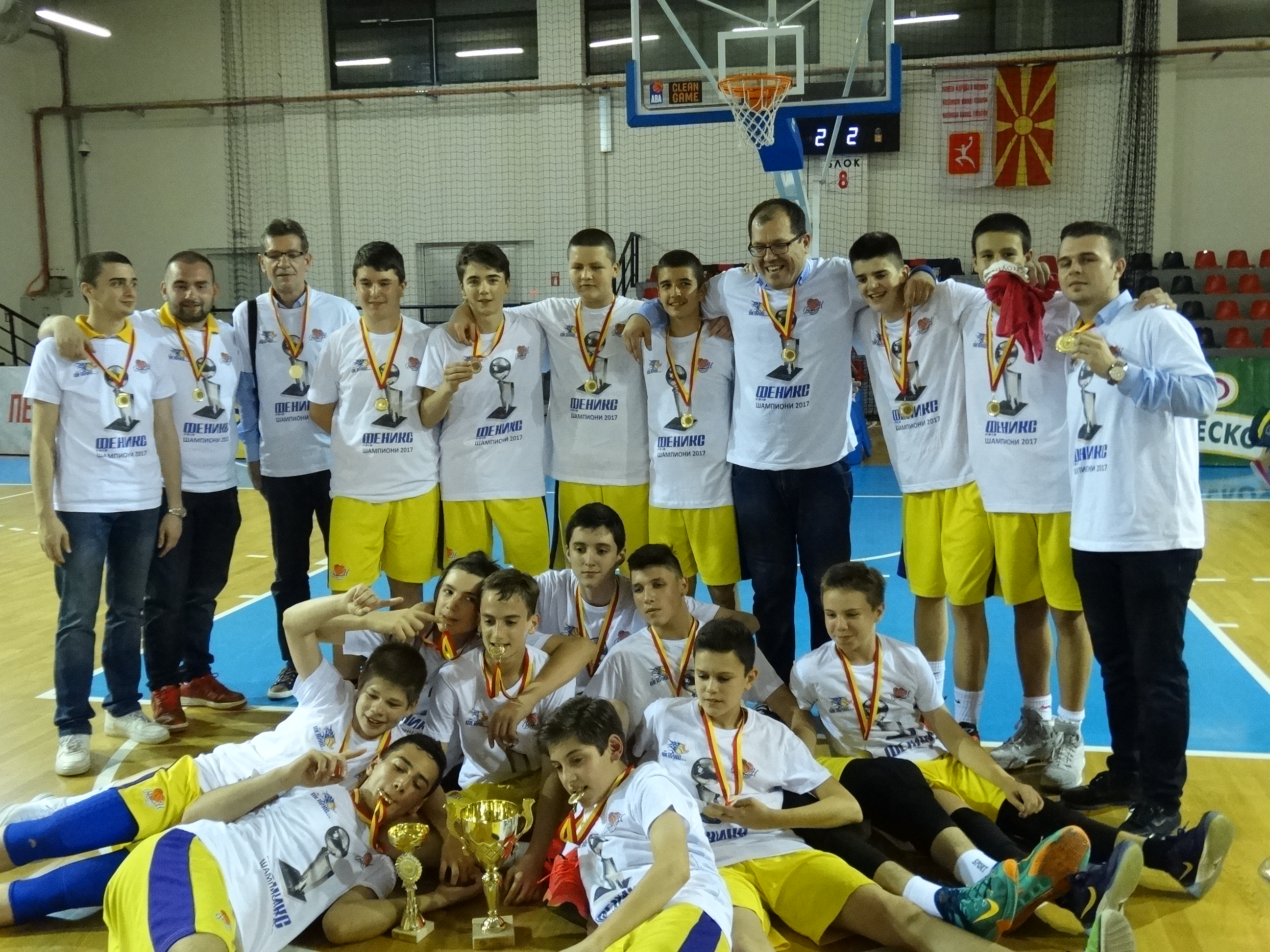 Феникс 2010 шампион во М14