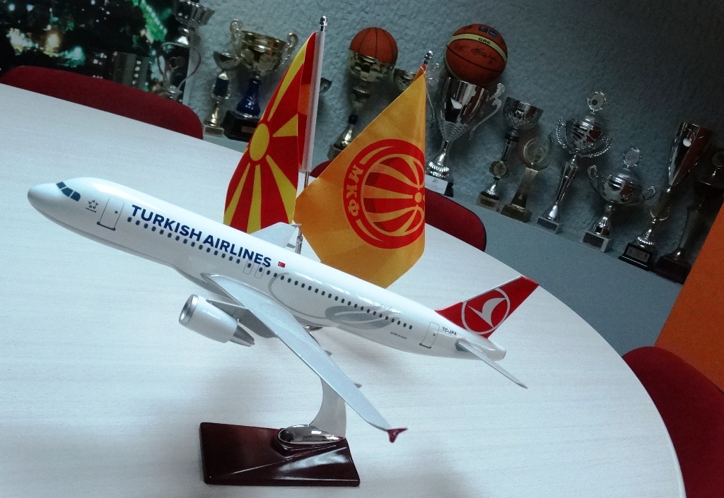 „Turkish Airlines“ доделува две авиокарти за најсреќниот и најпрецизниот навивач на турнирот за сениорки