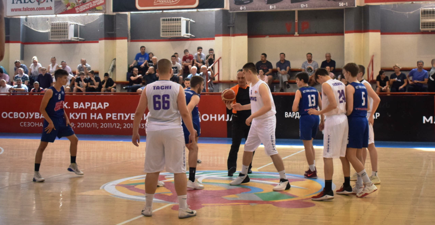 M16: Феникс 2010 се избори за финале на F4